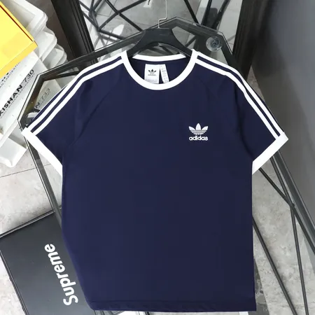 アディダス Tシャツ