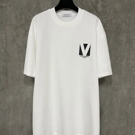 ヴァレンティノ Tシャツ