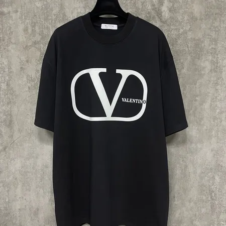 ヴァレンティノ Tシャツ