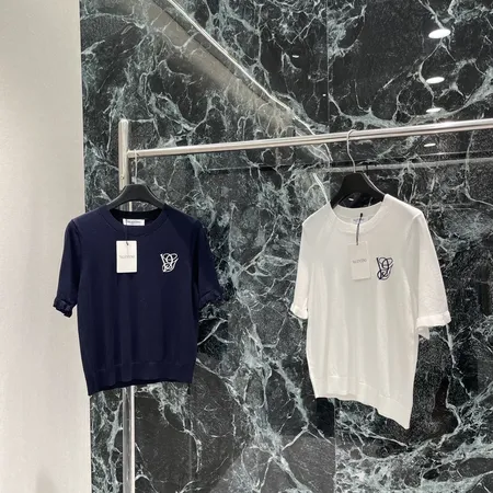 ヴァレンティノ Tシャツ