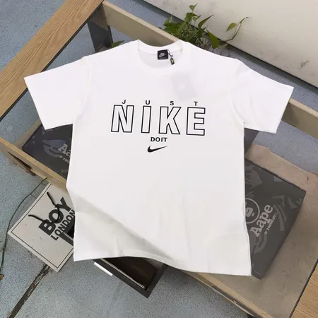 ナイキ Tシャツ