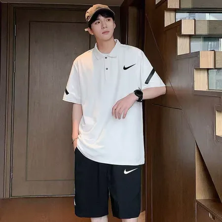 ナイキ Tシャツ