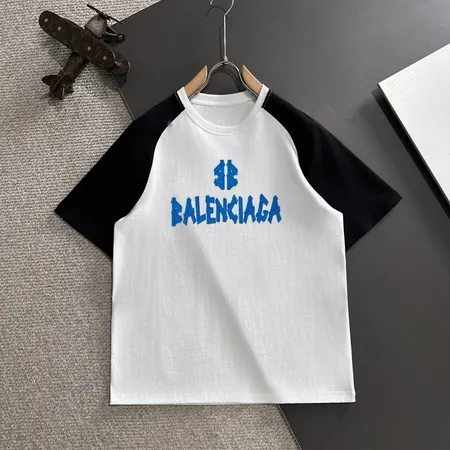 バレンシアガ Tシャツ