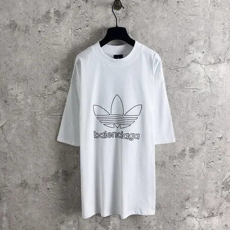 アディダス Tシャツ