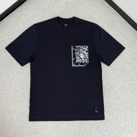 フェンディ Tシャツ