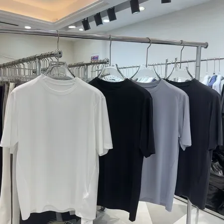 アルマーニ Tシャツ