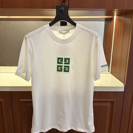 ジバンシィ Tシャツ