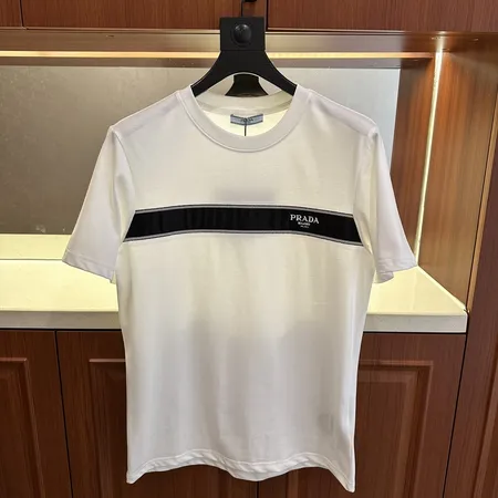 プラダ Tシャツ