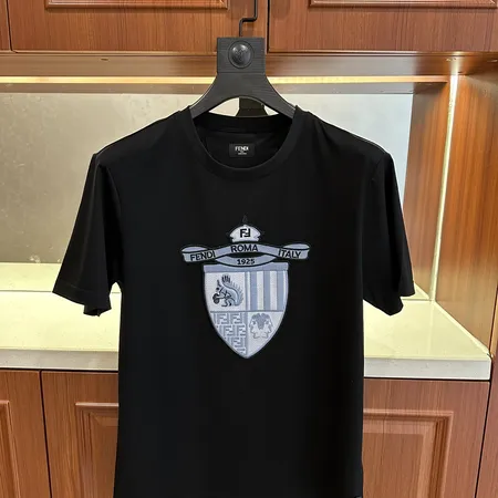 フェンディ Tシャツ