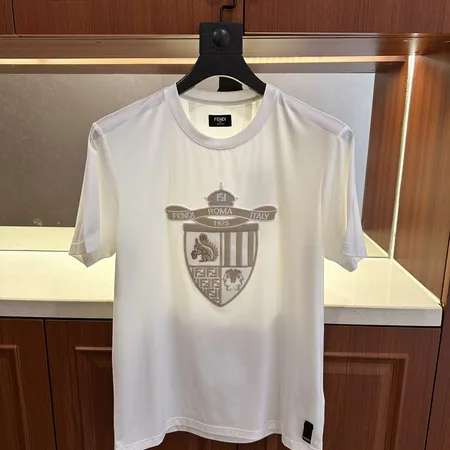 フェンディ Tシャツ