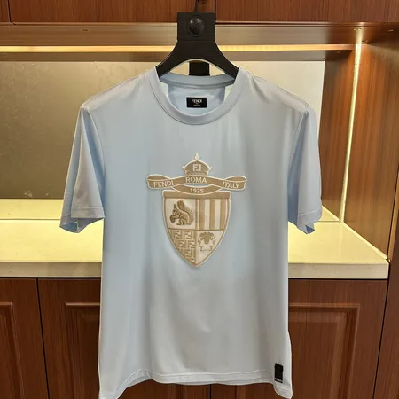 フェンディ Tシャツ