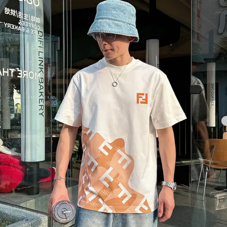 フェンディ Tシャツ