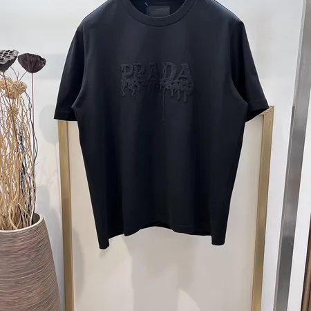 プラダ Tシャツ