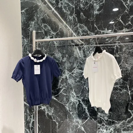 ヴァレンティノ Tシャツ