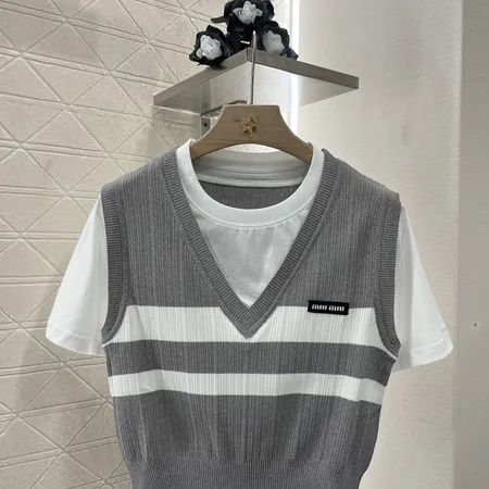 ミュウミュウ Tシャツ