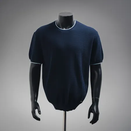 プラダ Tシャツ