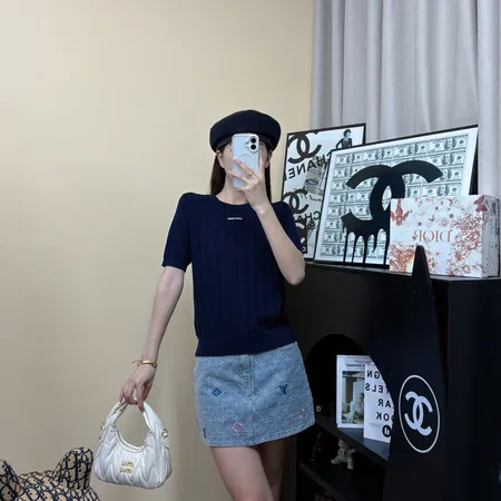 ミュウミュウ Tシャツ