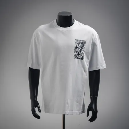 フェンディ Tシャツ