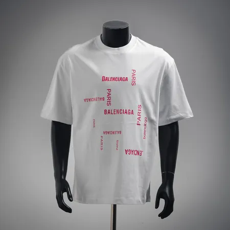 バレンシアガ Tシャツ