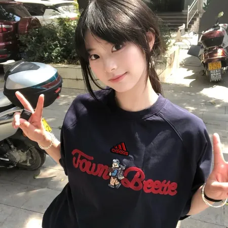 アディダス Tシャツ