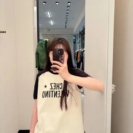 ヴァレンティノ Tシャツ