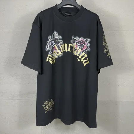 バレンシアガ Tシャツ