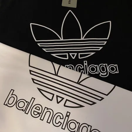 アディダス Tシャツ