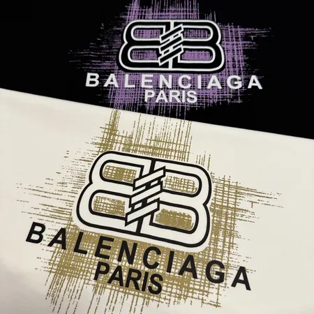 バレンシアガ Tシャツ