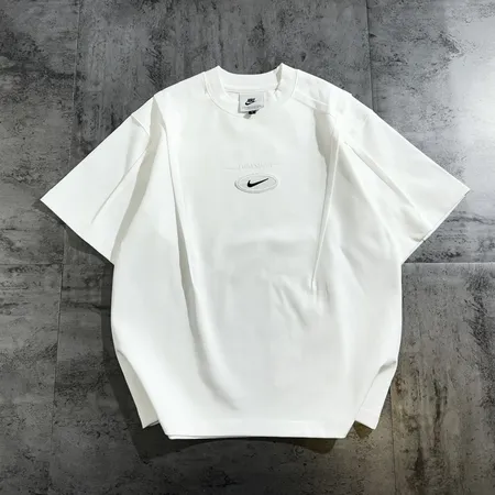 ナイキ Tシャツ