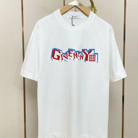 ジバンシィ Tシャツ