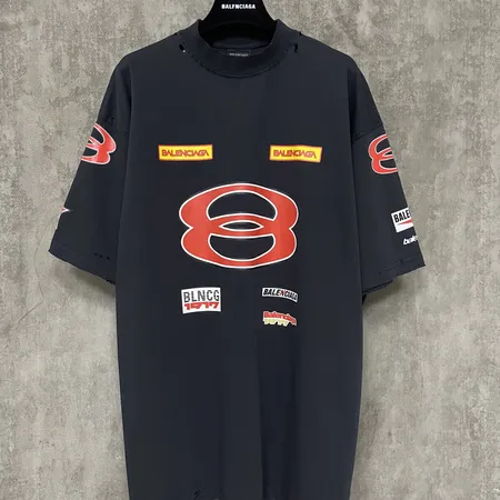 バレンシアガ Tシャツ