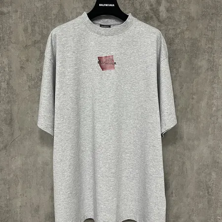 バレンシアガ Tシャツ