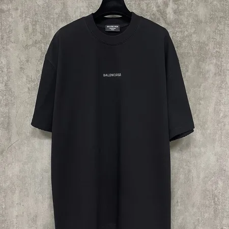 バレンシアガ Tシャツ