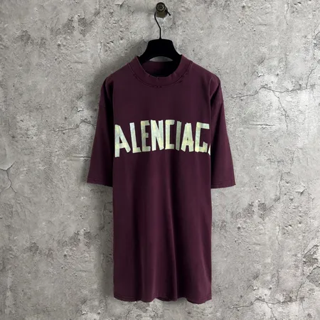 バレンシアガ Tシャツ