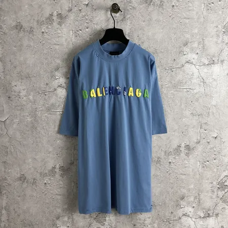 バレンシアガ Tシャツ