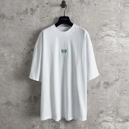 バレンシアガ Tシャツ