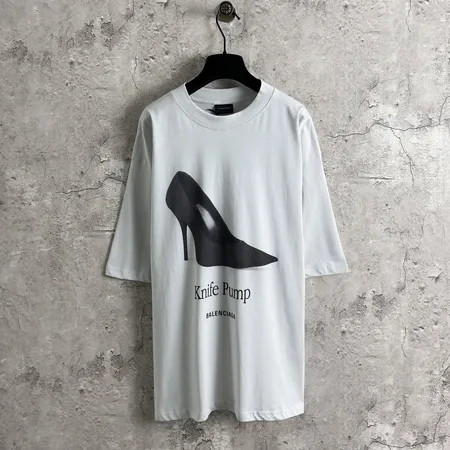 バレンシアガ Tシャツ