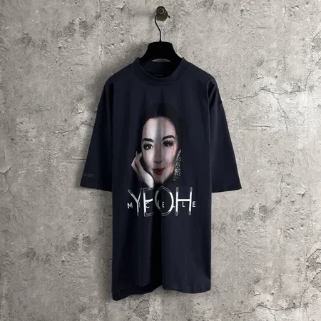 バレンシアガ Tシャツ