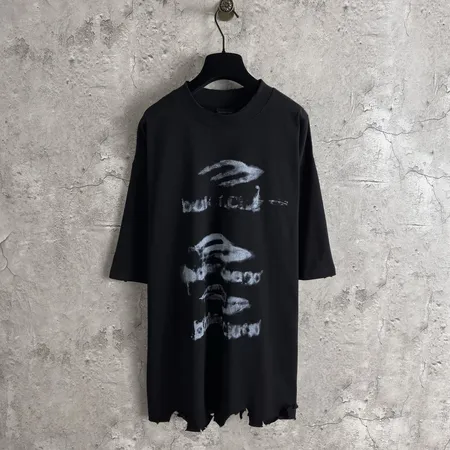 バレンシアガ Tシャツ