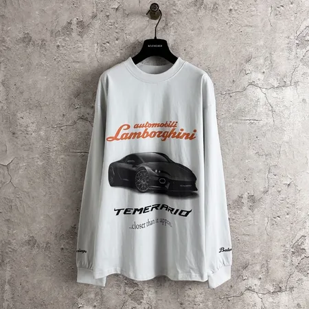 バレンシアガ Tシャツ