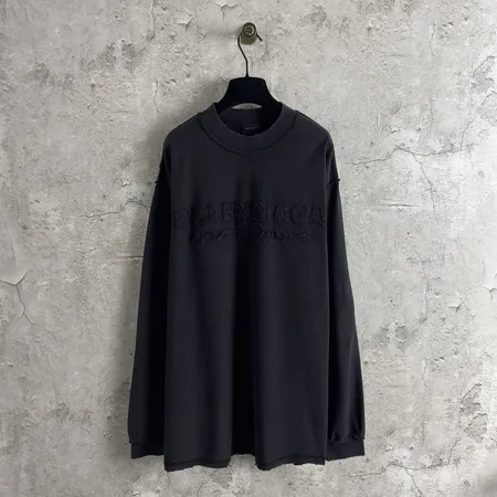 バレンシアガ Tシャツ