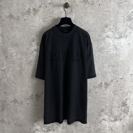バレンシアガ Tシャツ
