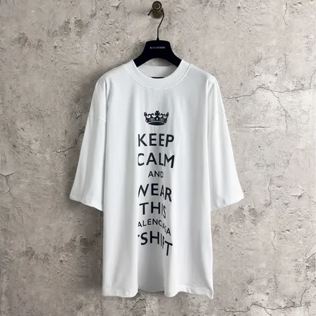 バレンシアガ Tシャツ