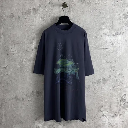 バレンシアガ Tシャツ