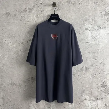 バレンシアガ Tシャツ