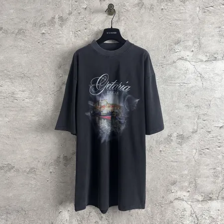 バレンシアガ Tシャツ