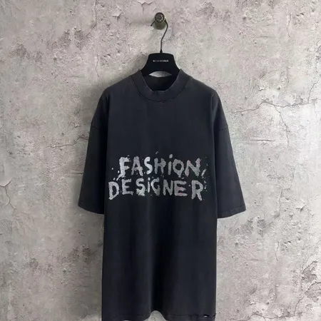 バレンシアガ Tシャツ