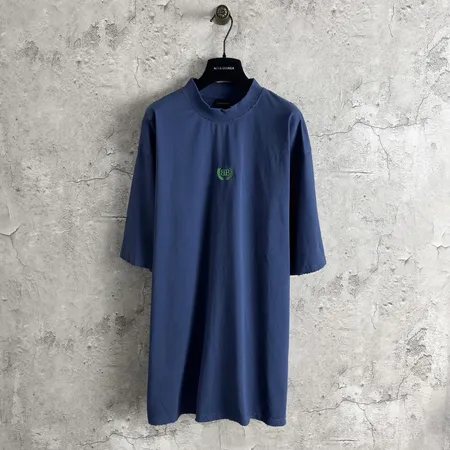 バレンシアガ Tシャツ