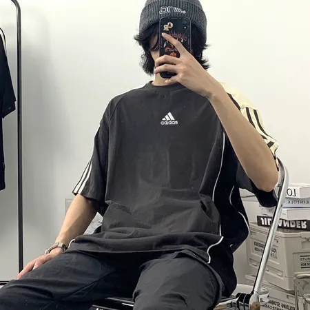 アディダス Tシャツ