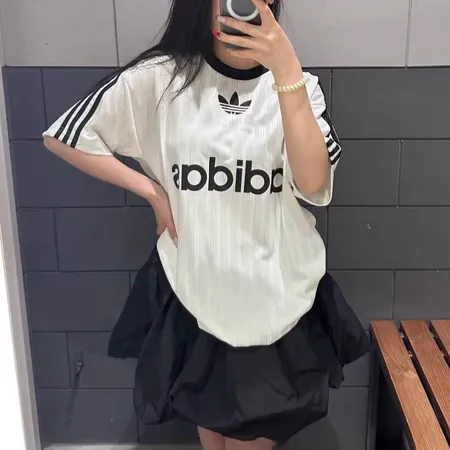 アディダス Tシャツ